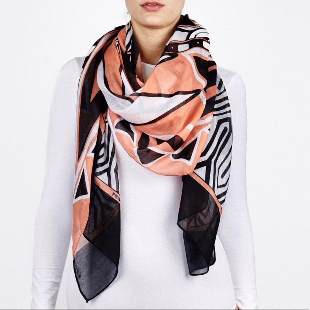 NWT Printed Villiage Deco Maze Scarf